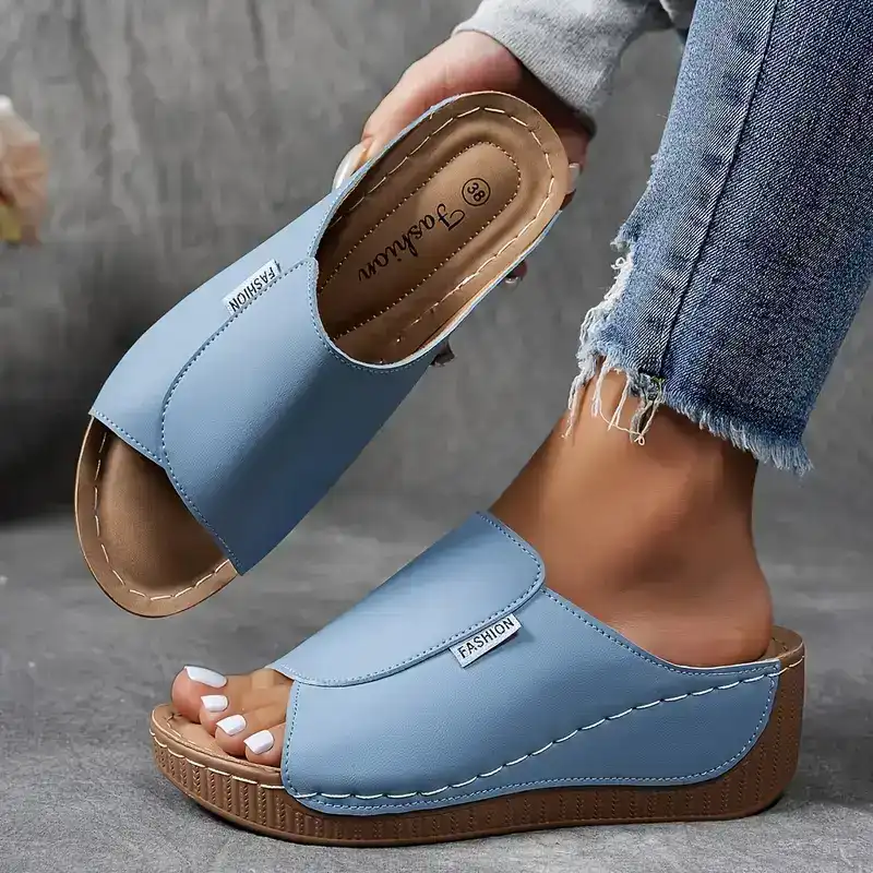 Cushioned women's shoes with contoured footbed in light blue
