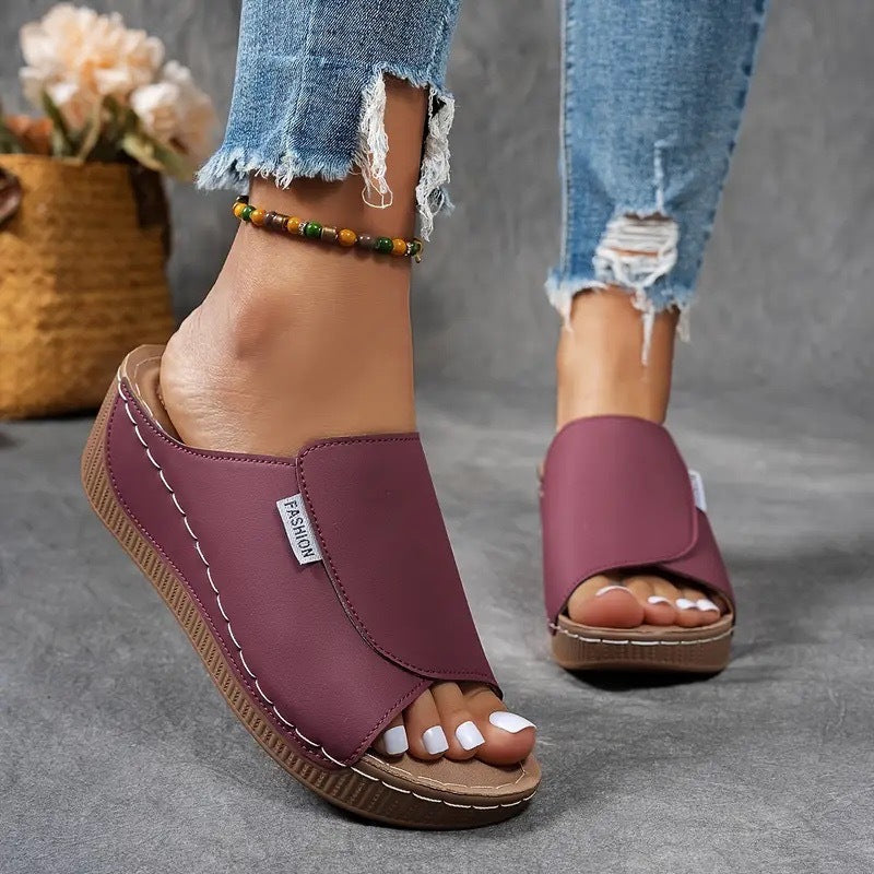 Cushioned women's shoes, detail view