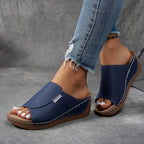 Cushioned women's shoes, sole and footbed view