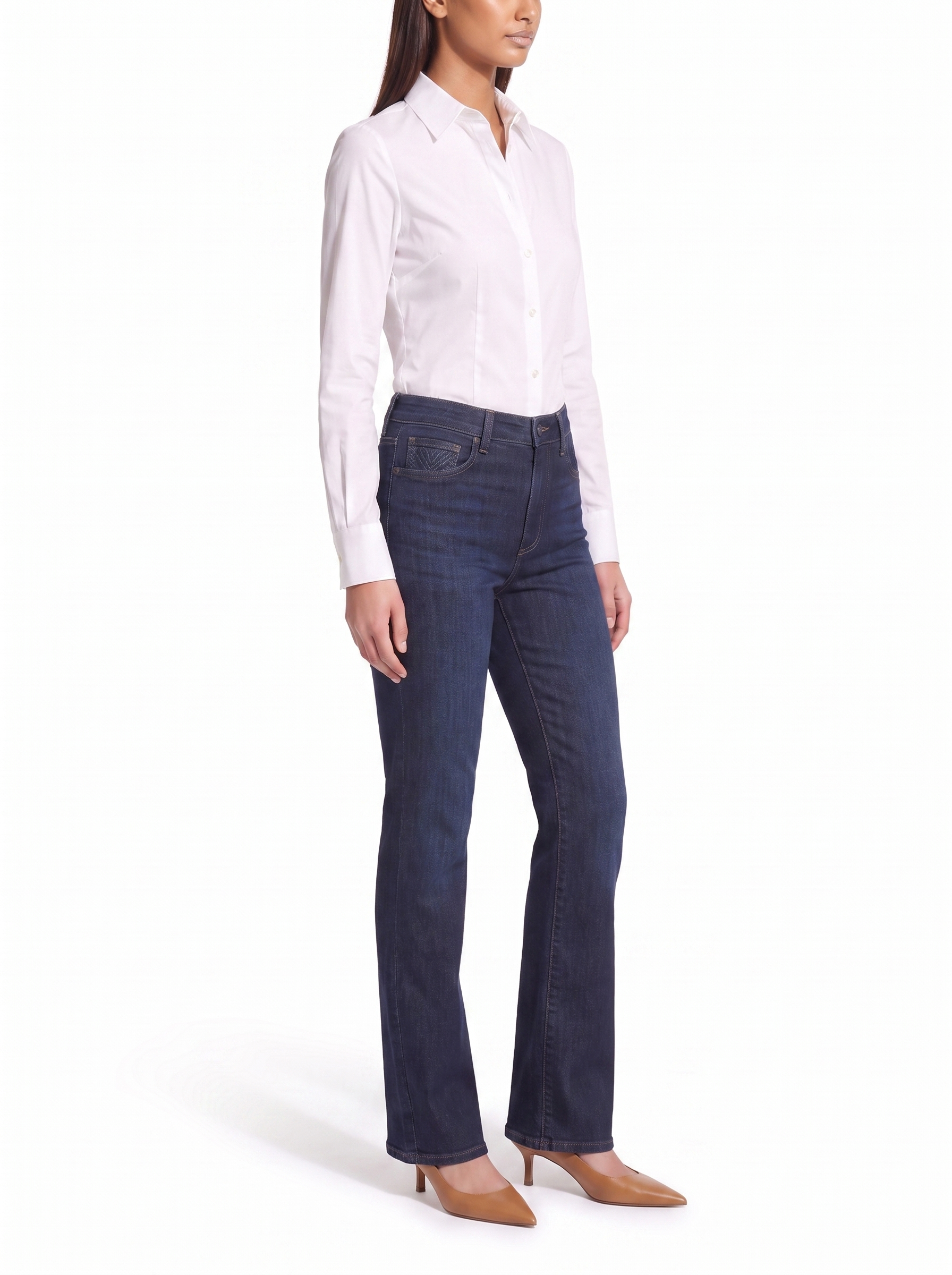 Bootcut jeans fitted hip and flare, three quarter view