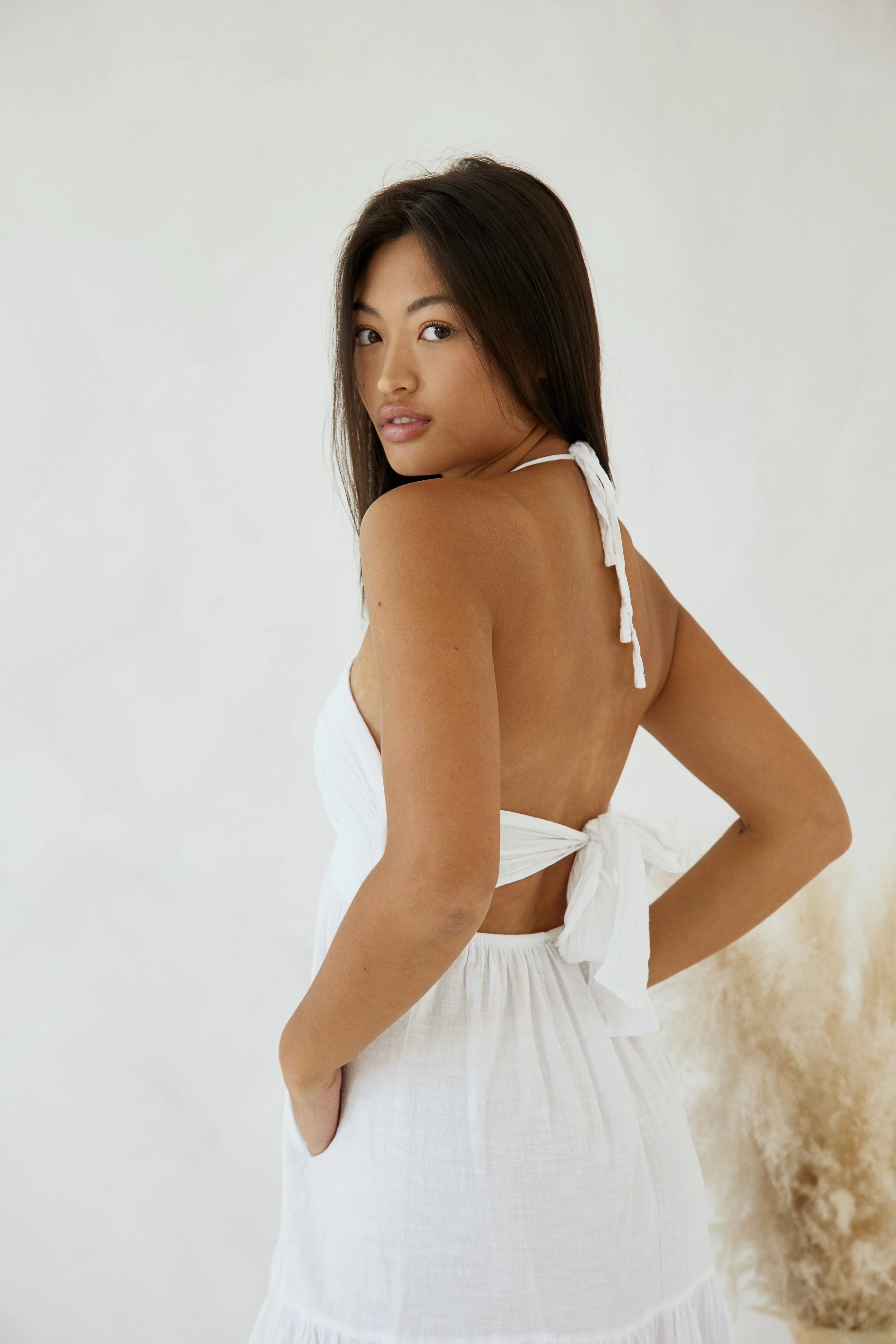 Maxi dress neckline and bodice detail