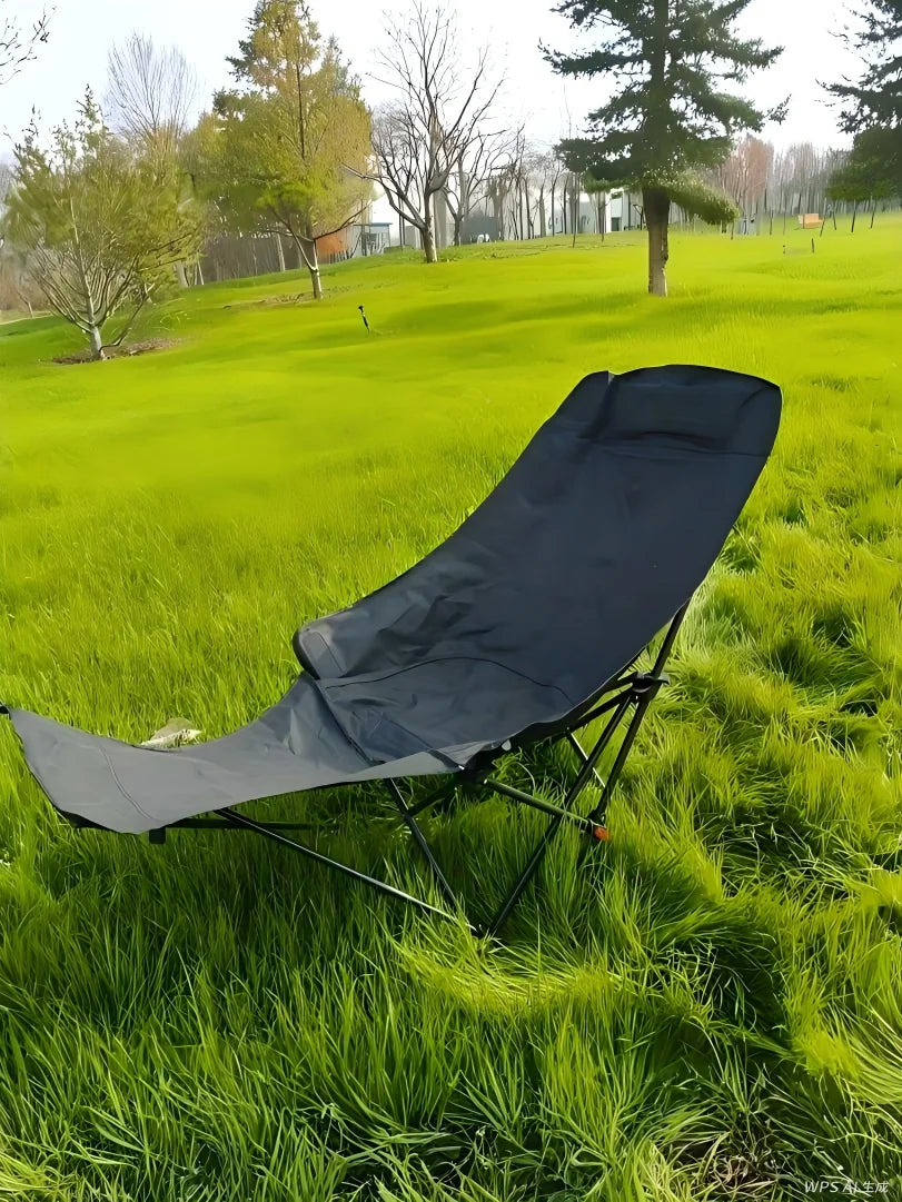 Foldable beach chair in Black