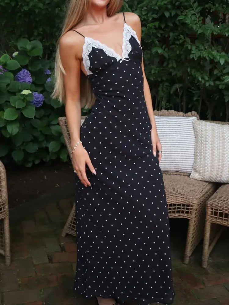 Lace V-neck patchwork maxi dress in black