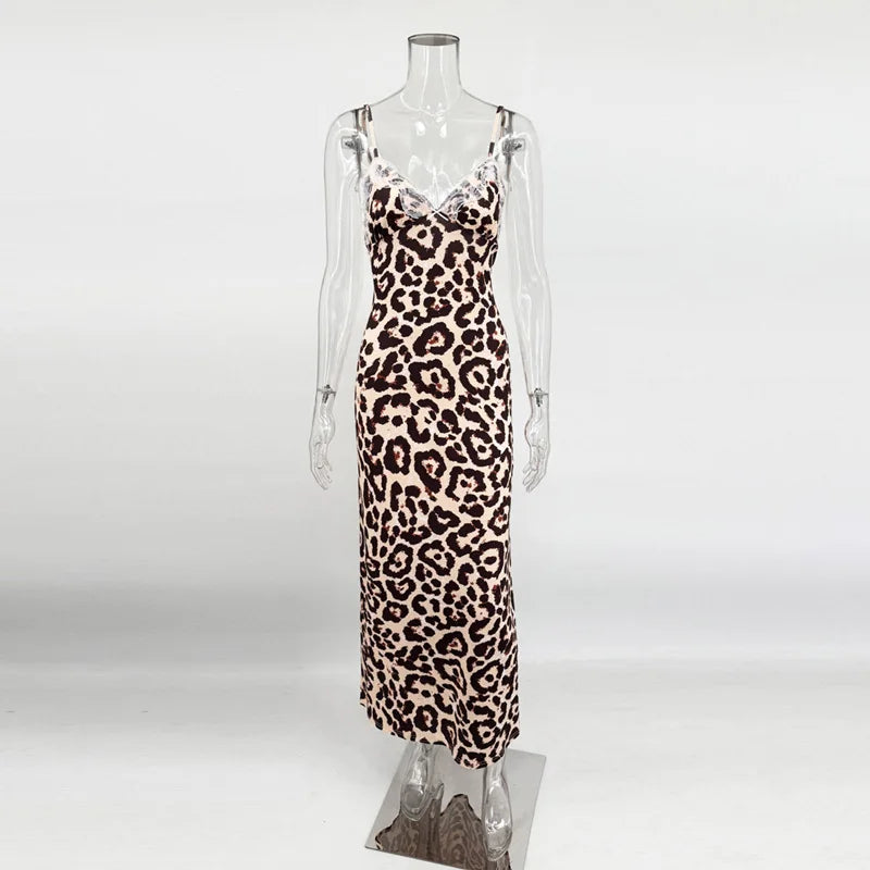 Lace V-neck patchwork maxi dress in the BW colourway