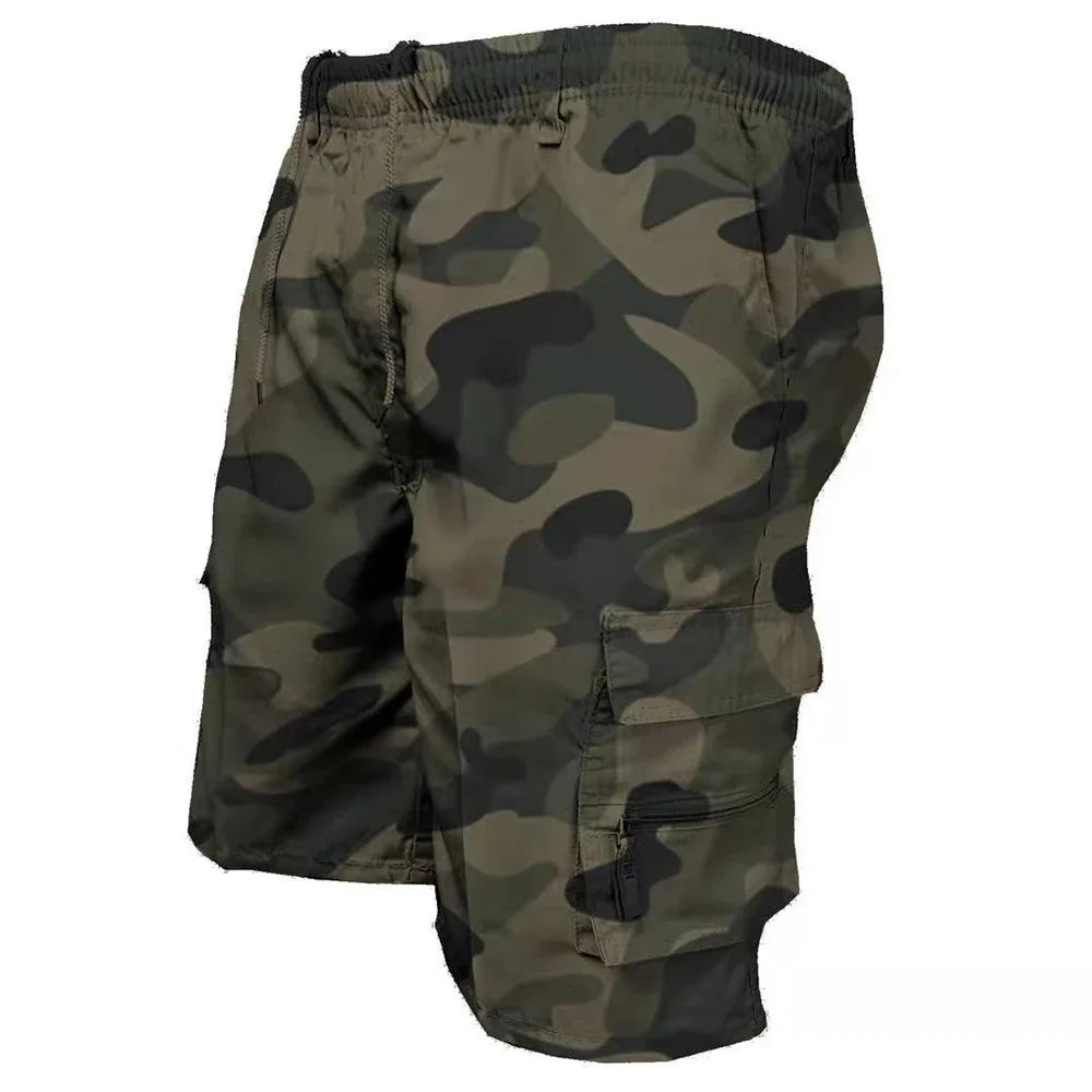 Cargo shorts in camouflage green with deep side pockets