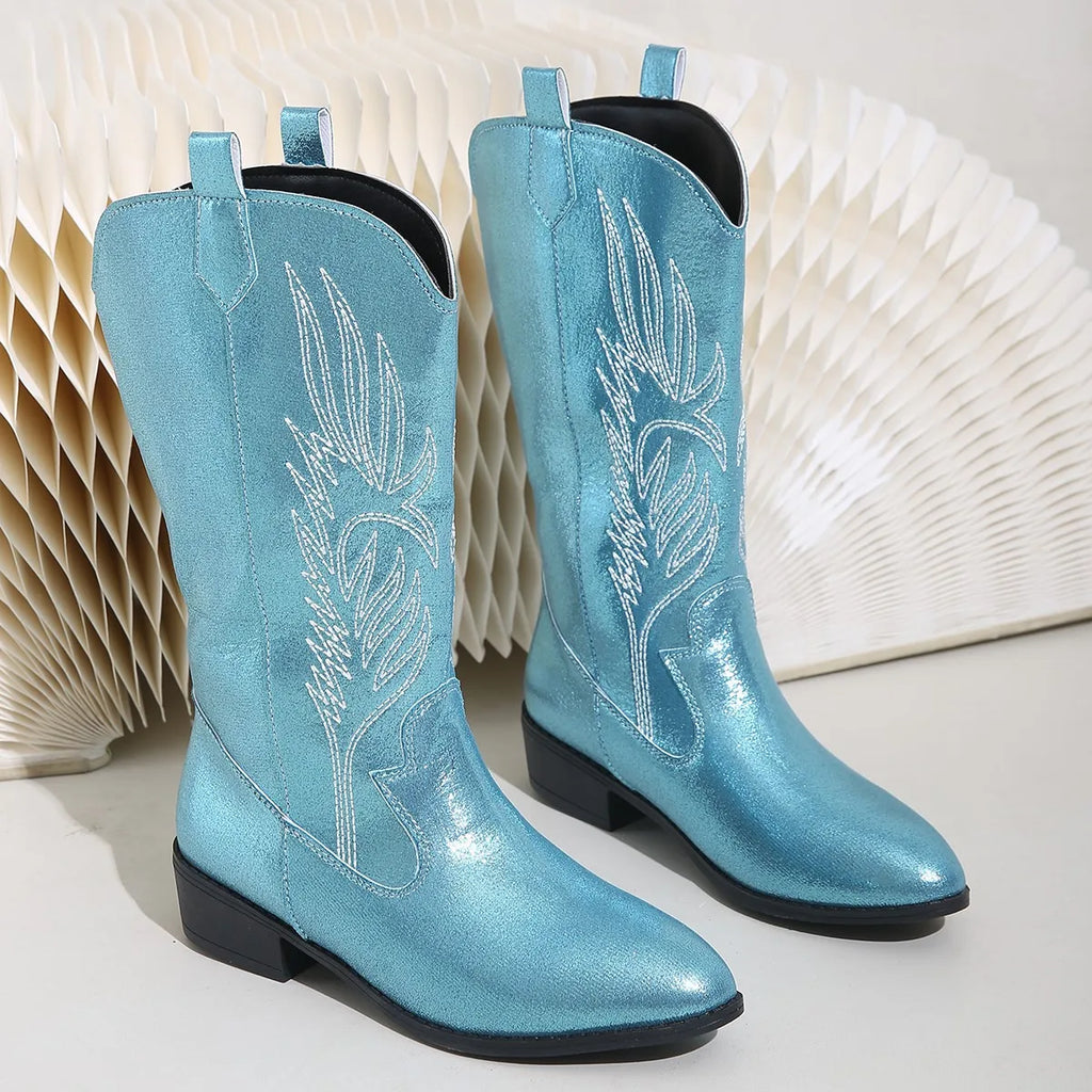 Retro pointed toe cowboy boot, heel detail