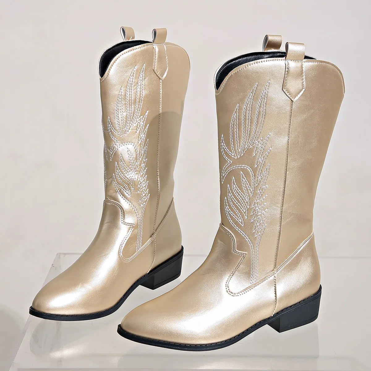 Retro pointed toe cowboy boot, stitch detail