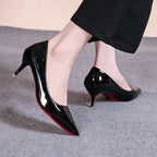Pointed toe stiletto pump, heel detail
