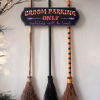 Close view of the witch parking sign lettering