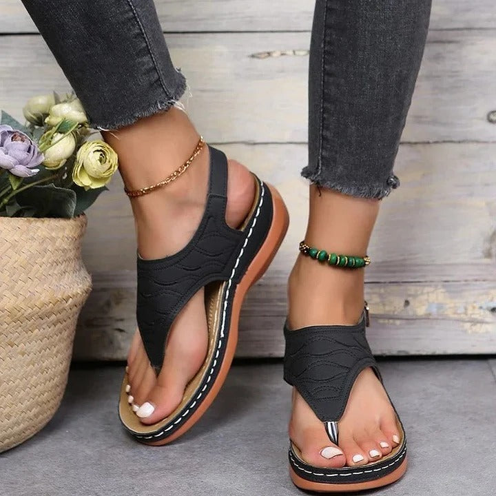 Women's cushioned-footbed sandals in Black