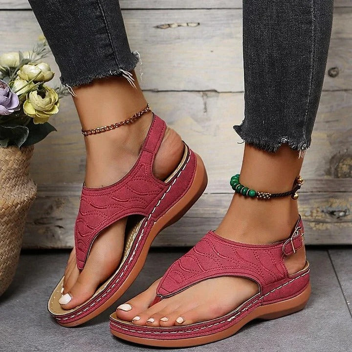 Women's cushioned-footbed sandals in Red